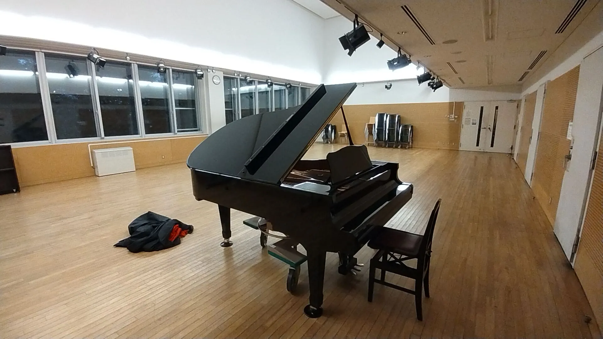 コミプラ音楽実習室ホール